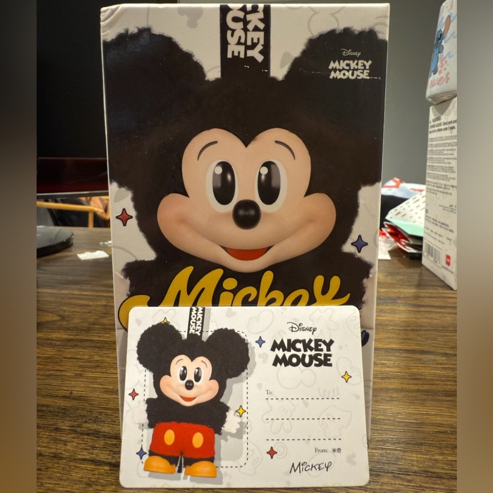 POP Mart Mickey Family Cute Together Keychain
Series - Confirmed Mickey Mouse